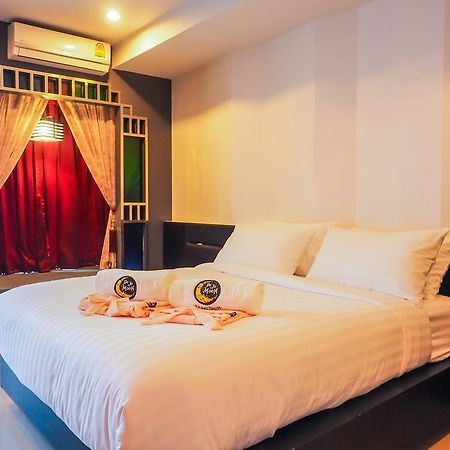 De Ja Moon Hostel Chiang Mai Esterno foto